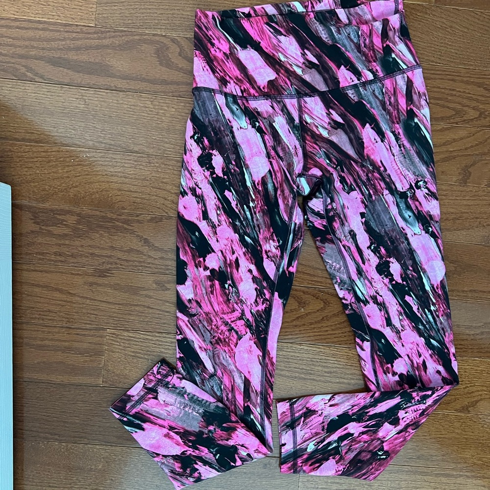 Lululemon Wunder Train High Rise Size 6 leggings